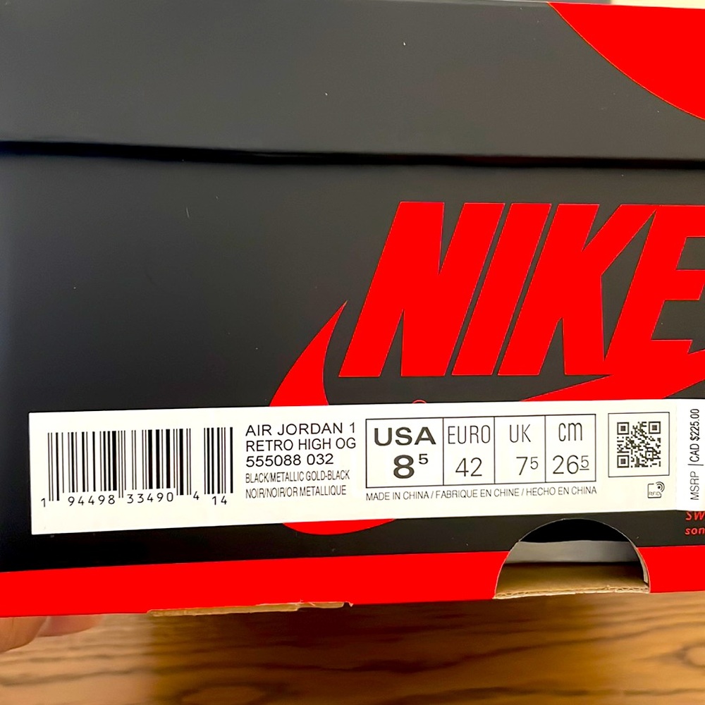 Nike Air Jordan 1 Retro High OG Black / Metallic Gold - Patent. Size 8.5.